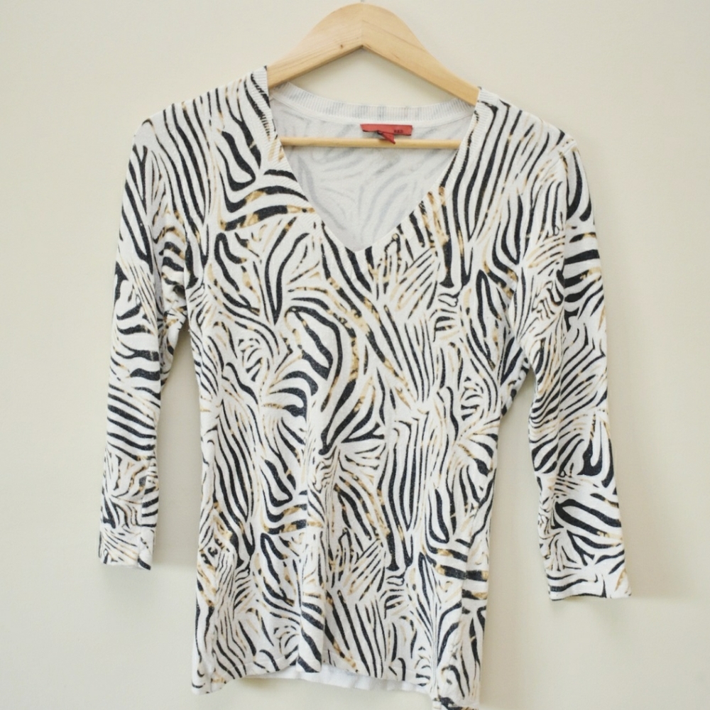 Red| Zebra print v neck knit sweater